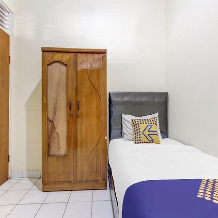 Oyo Life 91374 Asia Stay Semarang Syariah Exterior foto