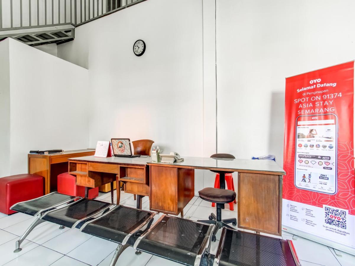 Oyo Life 91374 Asia Stay Semarang Syariah Exterior foto