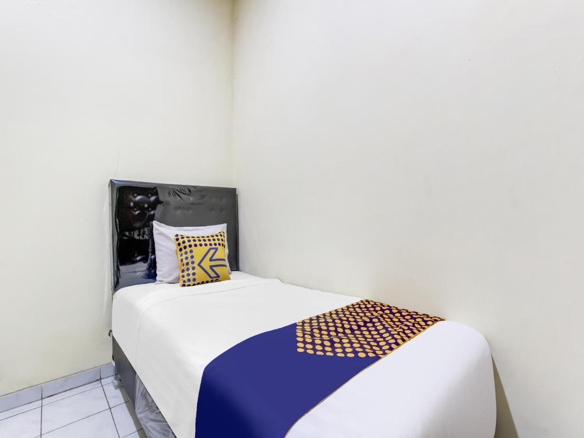 Oyo Life 91374 Asia Stay Semarang Syariah Exterior foto